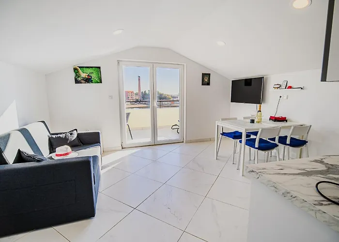 Sleek And Stylish Umag Apartments With Sea View - Two Bedroom Apartment With Terrace