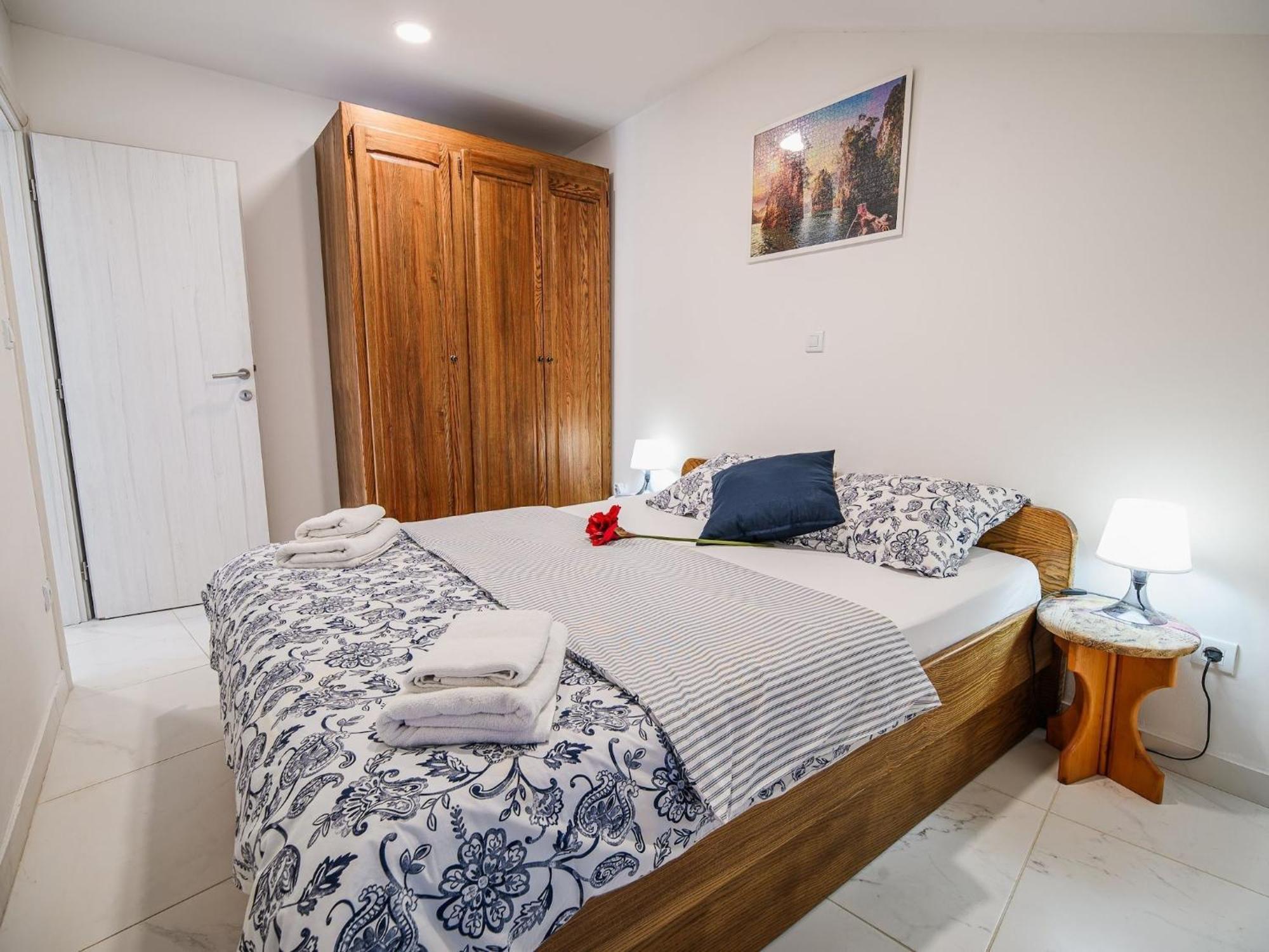 Sleek And Stylish With Sea View - Two Bedroom With Terrace *